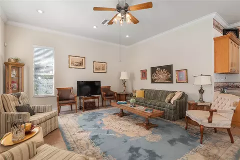Living - 3865 SE 52nd Ave, Ocala, FL 34480 photo 2 of 3
