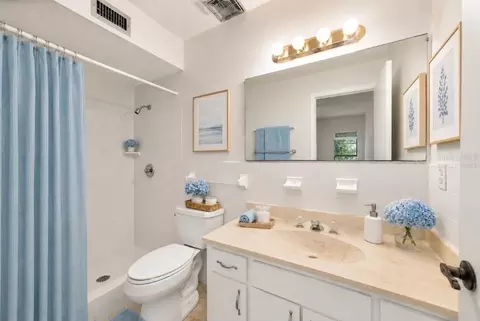 Bath - 2415 NE 7th St #8, Ocala, FL 34470 photo 1 of 2