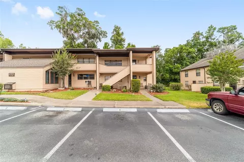Exterior - 2415 NE 7th St #8, Ocala, FL 34470 photo 7 of 10
