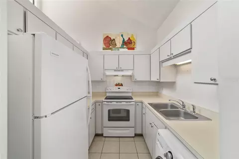 Kitchen - 2415 NE 7th St #8, Ocala, FL 34470 photo 2 of 4