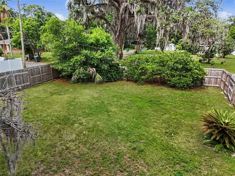Exterior - 1008 NE 6th St, Ocala, FL 34470 photo 8 of 9