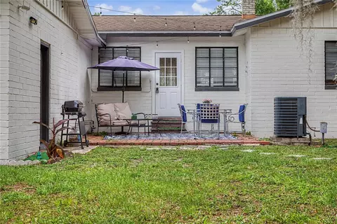 Exterior - 1008 NE 6th St, Ocala, FL 34470 photo 7 of 9