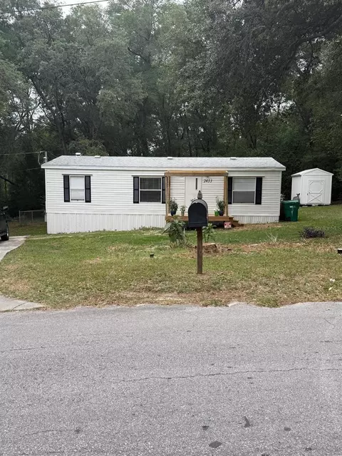 2433 E North St, Inverness, FL 34453