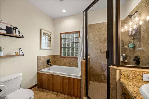 Bath - 538 NW 7th St, Williston, FL 32696 photo 2 of 3