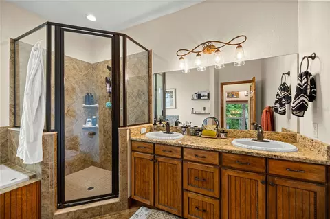 Bath - 538 NW 7th St, Williston, FL 32696 photo 1 of 3