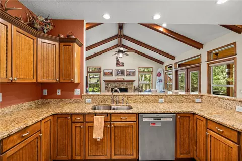 Kitchen - 538 NW 7th St, Williston, FL 32696 photo 5 of 5