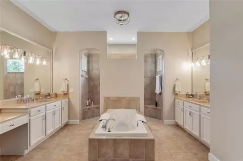 Bath - 6957 NW 54th Loop, Ocala, FL 34482 photo 2 of 4