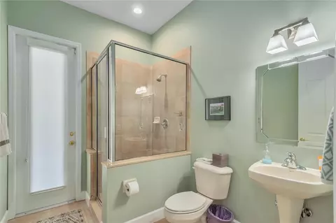 Bath - 6957 NW 54th Loop, Ocala, FL 34482 photo 1 of 4