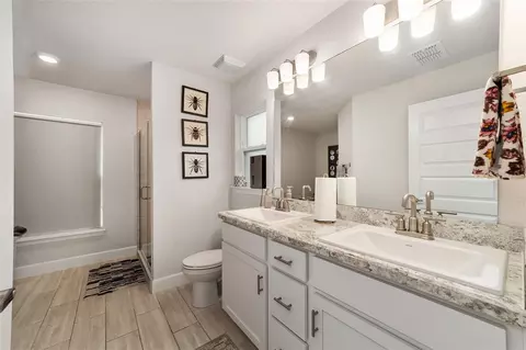 Bath - 4585 SE 25th Loop, Ocala, FL 34480 photo 1 of 4