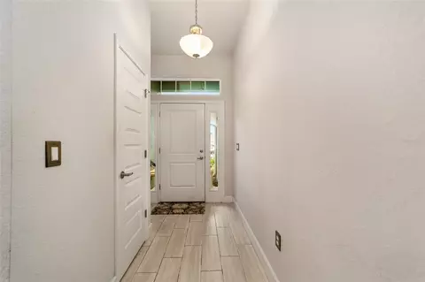 Entry Way - 4585 SE 25th Loop, Ocala, FL 34480 photo 2 of 3