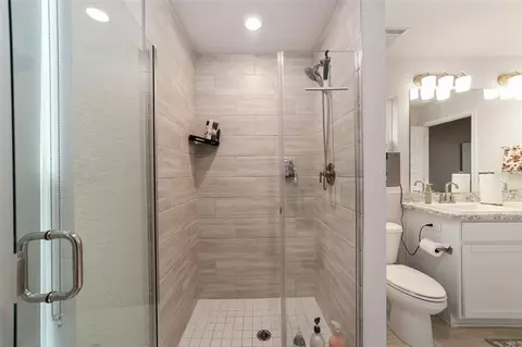 Bath - 4585 SE 25th Loop, Ocala, FL 34480 photo 2 of 4