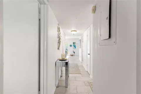 Entry Way - 628 Midway Dr #B, Ocala, FL 34472 photo 2 of 2