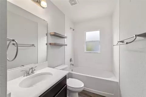 Bath - 8941 SE 51st, Ocala, FL 34480 photo 5 of 5