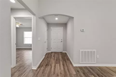 Entry Way - 8941 SE 51st, Ocala, FL 34480 photo 2 of 4