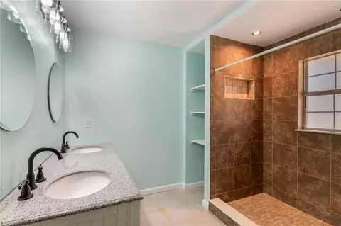 Bath - 5395 SW 103rd Loop, Ocala, FL 34476 photo 1 of 3