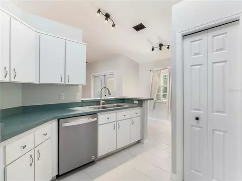 Kitchen - 5395 SW 103rd Loop, Ocala, FL 34476 photo 4 of 4