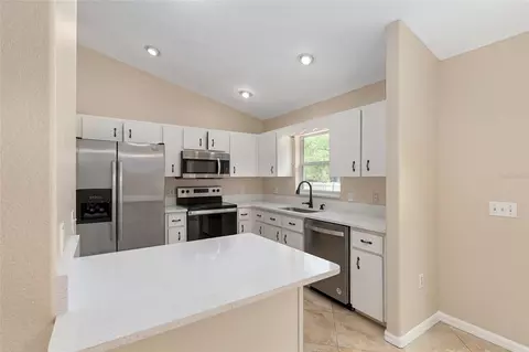 Kitchen - 2213 SW 146th Loop, Ocala, FL 34473 photo 2 of 4