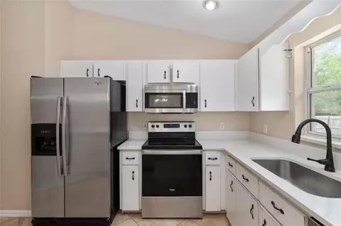 Kitchen - 2213 SW 146th Loop, Ocala, FL 34473 photo 4 of 4