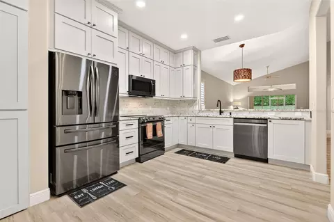 Kitchen - 842 W Silver Meadow Loop, Hernando, FL 34442 photo 4 of 4