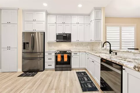 Kitchen - 842 W Silver Meadow Loop, Hernando, FL 34442 photo 1 of 4