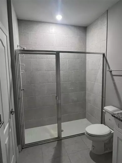 Bath - 524 E Avondale Dr, Dunnellon, FL 34434 photo 9 of 11