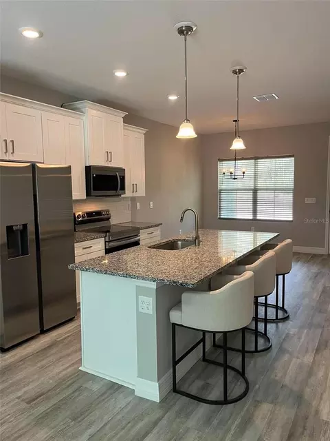 Kitchen - 524 E Avondale Dr, Dunnellon, FL 34434 photo 5 of 7