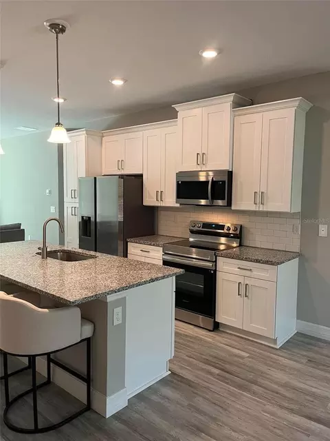Kitchen - 524 E Avondale Dr, Dunnellon, FL 34434 photo 3 of 7