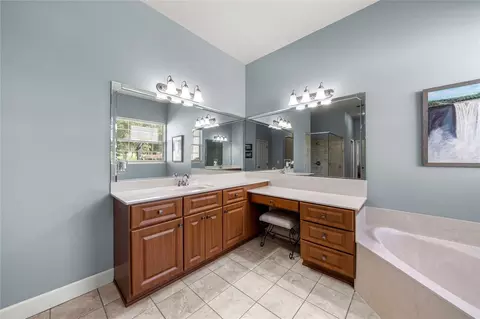 Bath - 5248 SE 39th Loop, Ocala, FL 34480 photo 2 of 5
