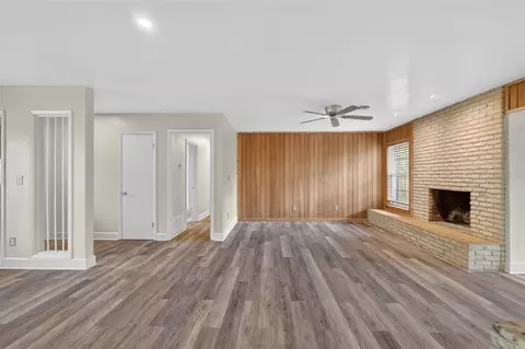 Living - 550 SE 39th Ter, Ocala, FL 34471 photo 3 of 6
