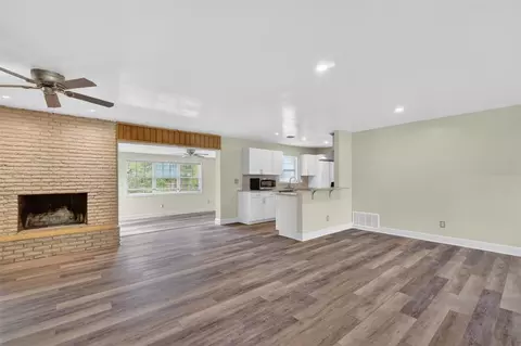 Living - 550 SE 39th Ter, Ocala, FL 34471 photo 1 of 6