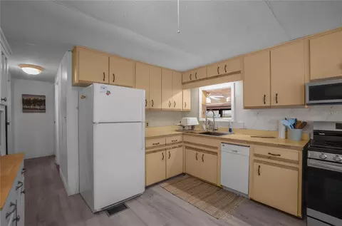 Kitchen - 4556 E Shorewood Dr, Hernando, FL 34442 photo 2 of 3