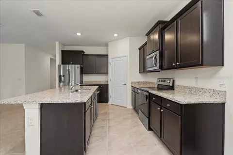 Kitchen - 6265 SW 88 Loop, Ocala, FL 34476 photo 4 of 6