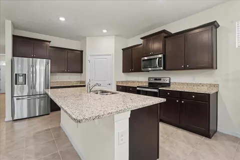 Kitchen - 6265 SW 88 Loop, Ocala, FL 34476 photo 5 of 6