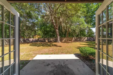 Exterior - 35 Pine Cir, Ocala, FL 34472 photo 2 of 14