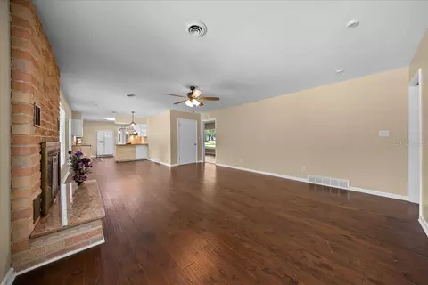 Living - 2333 E Fort King St, Ocala, FL 34471 photo 4 of 9