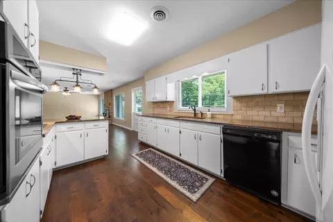 Kitchen - 2333 E Fort King St, Ocala, FL 34471 photo 2 of 4