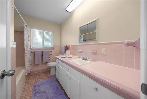 Bath - 2333 E Fort King St, Ocala, FL 34471 photo 1 of 3