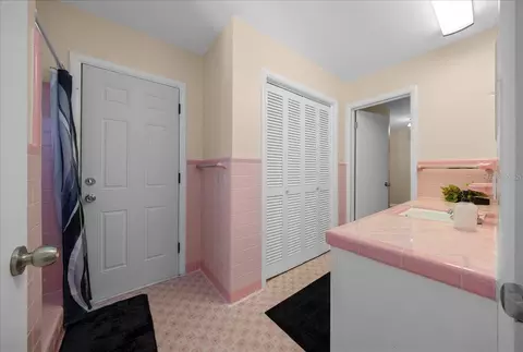 Bath - 2333 E Fort King St, Ocala, FL 34471 photo 2 of 3