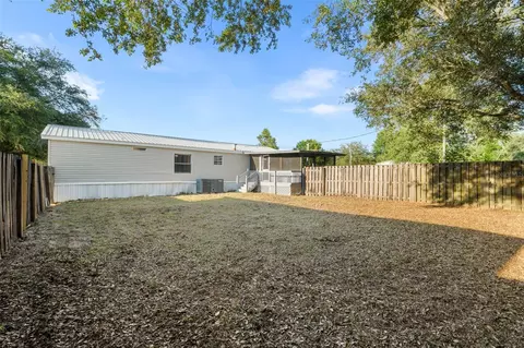 Exterior - 11330 NE 84th Ct, Bronson, FL 32621 photo 7 of 12