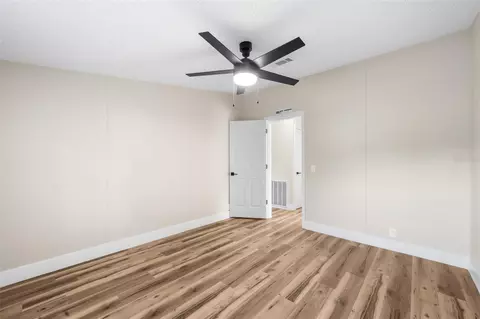 Bedroom - 11330 NE 84th Ct, Bronson, FL 32621 photo 3 of 6