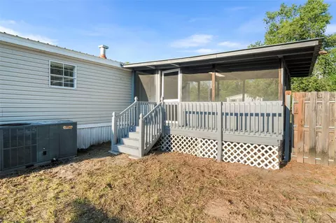 Exterior - 11330 NE 84th Ct, Bronson, FL 32621 photo 5 of 12