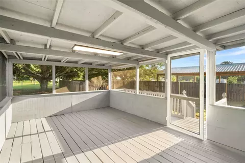 Exterior - 11330 NE 84th Ct, Bronson, FL 32621 photo 3 of 12