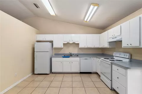 Kitchen - 4329 NW 155th St, Reddick, FL 32686 photo 2 of 6
