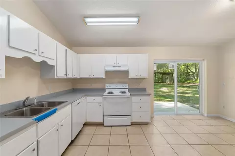 Kitchen - 4329 NW 155th St, Reddick, FL 32686 photo 4 of 6