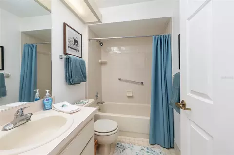 Bath - 8038 SW 108th Loop, Ocala, FL 34481 photo 6 of 6