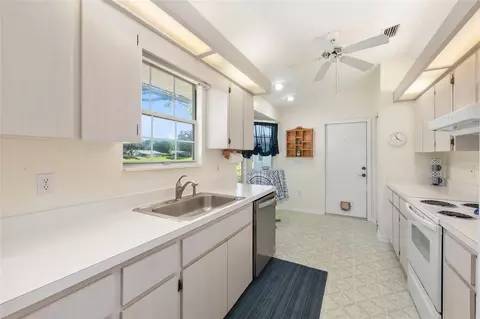 Kitchen - 8038 SW 108th Loop, Ocala, FL 34481 photo 2 of 7
