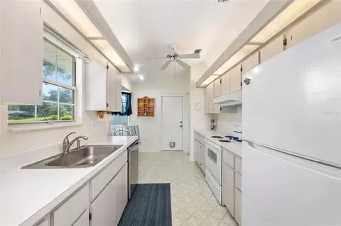 Kitchen - 8038 SW 108th Loop, Ocala, FL 34481 photo 1 of 7
