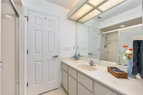 Bath - 8038 SW 108th Loop, Ocala, FL 34481 photo 4 of 6