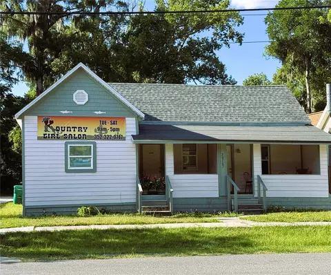 20707 Walnut St, Dunnellon, FL 34431