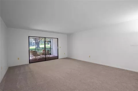 Living - 270 E Glassboro Ct #2B, Hernando, FL 34442 photo 2 of 4